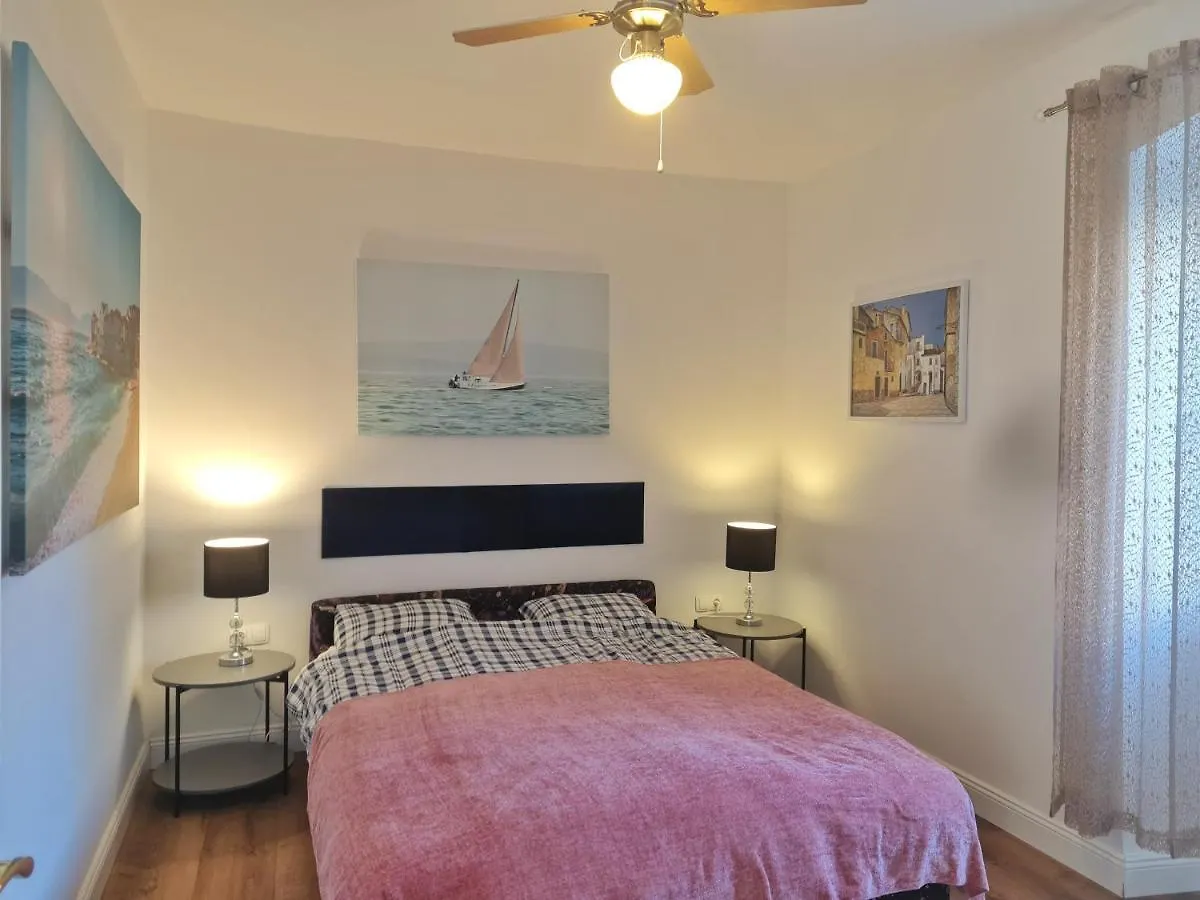 Holiday Place Veli Dvor - Vacation House With Private Garden In Old Town Punat Holiday home