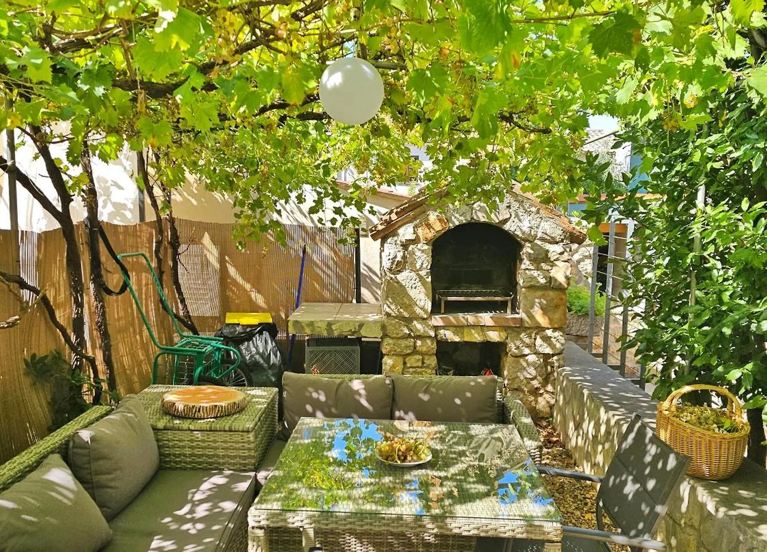 Holiday Place Veli Dvor - Vacation House With Private Garden In Old Town Punat 0*,  Croatia