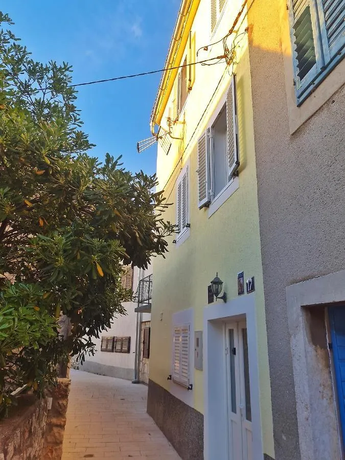 Holiday home Holiday Place Veli Dvor - Vacation House With Private Garden In Old Town Punat