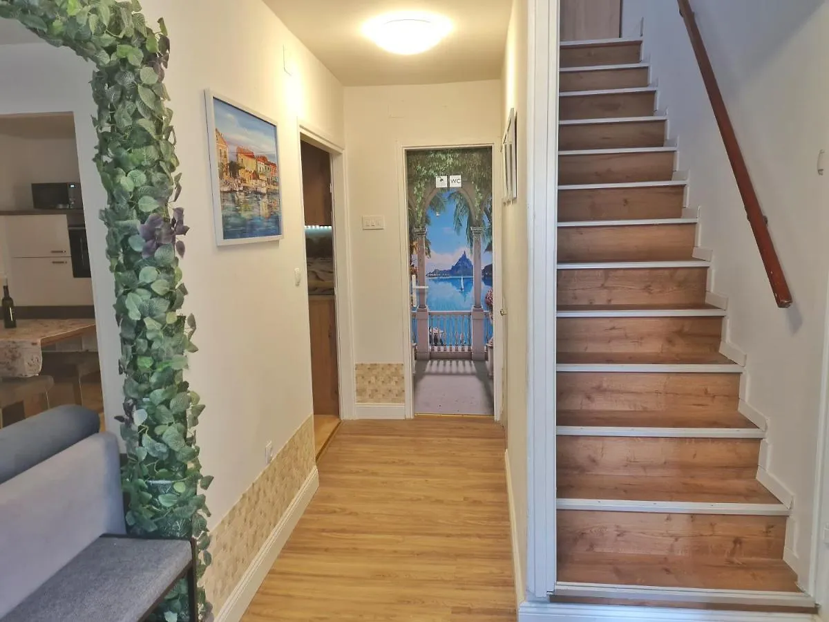 Holiday Place Veli Dvor - Vacation House With Private Garden In Old Town Punat Holiday home